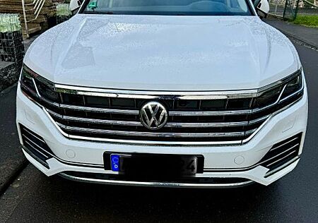 VW Touareg Volkswagen 3.0 V6 TDI 210kW 4MOTION Tiptronic -