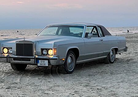 Lincoln Continental Town Coupé