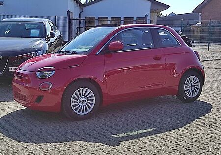 Fiat 500E Cabrio RED 42kWh #WinterPaket #PDC