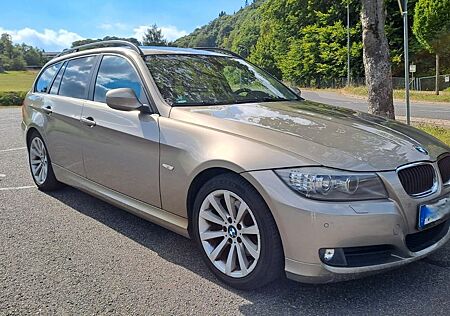 BMW 320i Touring -