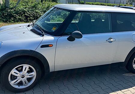 Mini Cooper One 1.6 LT Benzin TÜV Neu 09/2026