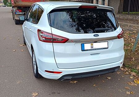 Ford S-Max 2,0 TDCi 132kW Titanium Titanium