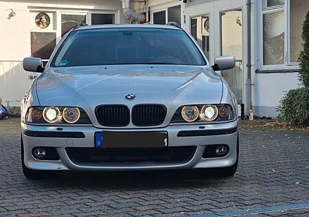 BMW 540i A Touring -