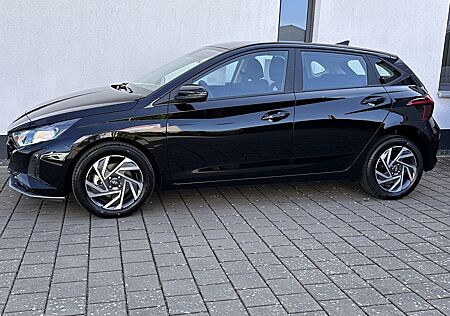 Hyundai i20 1.0 Comfort Club (Navi,16",Kam.,SH,5 J.Gar)