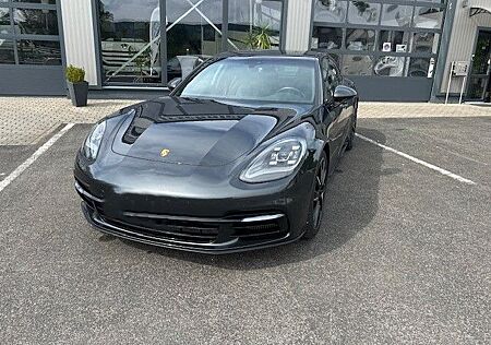 Porsche Panamera 4