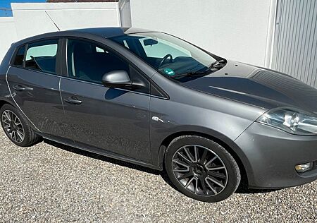 Fiat Bravo 5Türer 1.4l 120PS Klima Scheckheftgepflegt