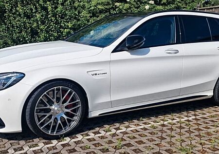 Mercedes-Benz C 63 AMG C63s T-Modell mit Garantie bei Mercedes