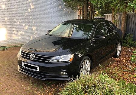 VW Jetta Volkswagen 2.0 TDI 81kW DSG BlueMotion Technology -