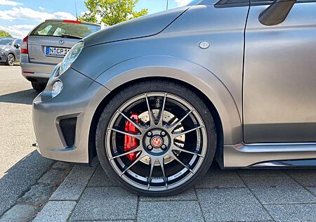 Abarth 695 Biposto/Akrapovic/Carbon-Bodykit/Mattgrau