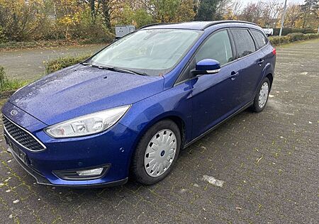 Ford Focus Turnier Business,Automatik,Navi