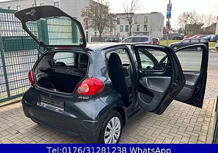 Toyota Aygo (X) Aygo (X) 1,0 !! !! Klima !! Tüv-Neu !! Klima