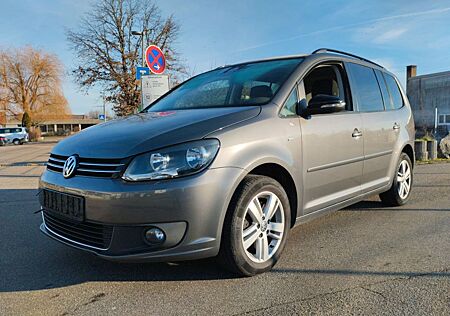 VW Touran Volkswagen Match BMT DSG / Panorama / Navi