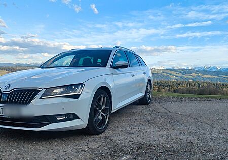 Skoda Superb 2.0 Automatik 4x4 Pano,AHK