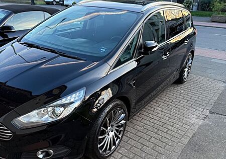 Ford S-Max 2,0 TDCi 110kW Titanium PowerShift Tit...