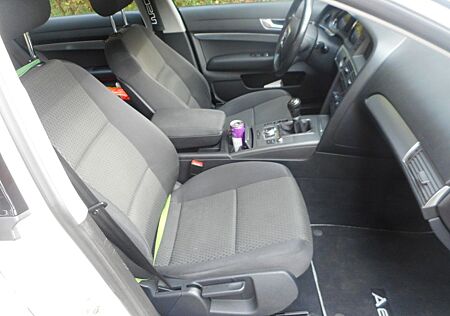 Audi A6 2.4 -