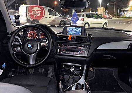 BMW 116i Sport Line Sport Line