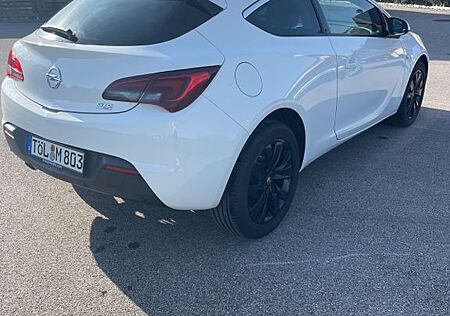 Opel Astra 1.4 Turbo 103kW -