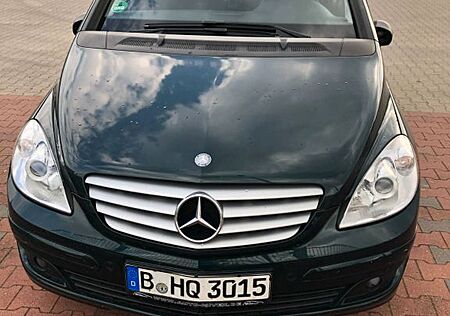 Mercedes-Benz B 150 -