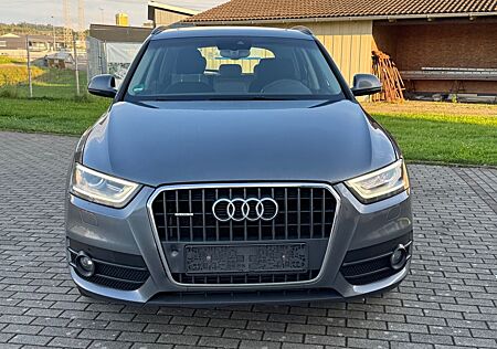 Audi Q3 2.0 TFSI quattro/Xenon/Standheizung/Pano