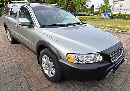 Volvo XC 70 XC70 D5 AWD Aut. Leder Xenon StHz Klima AHK PDC