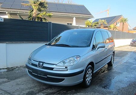 Peugeot 807 Klima 7 Sitzer 1 Hand Xenon AHK El-Türen PDC