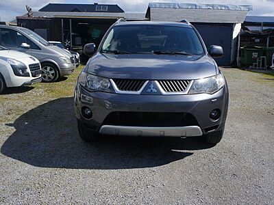 Mitsubishi Outlander 2.4 Instyle 4x4 7-Sitze!!!