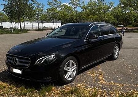 Mercedes-Benz E 220 d T Autom. -