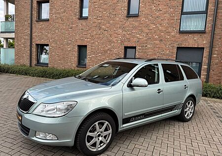 Skoda Octavia Combi Ambiente 1.6 1Hand, wenig KM!!!