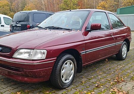 Ford Escort 1.3i GLX 1. Hand erst 9400km!