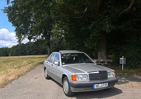 Mercedes-Benz 190 190E 2.0