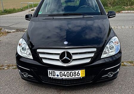 Mercedes-Benz 200