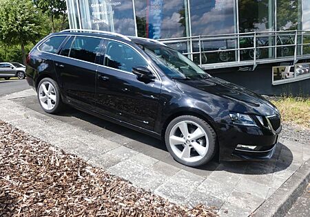 Skoda Octavia Combi Premium Edition, Navi, RF-Kamera