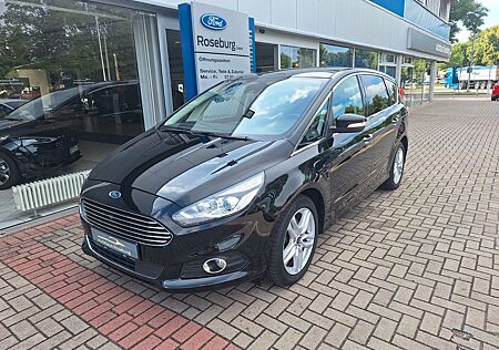 Ford S-Max Titanium NAVI LED PANO ACC PDC RFK GJR