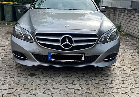 Mercedes-Benz E 300 BlueTEC AVANTGARDE AVANTGARDE