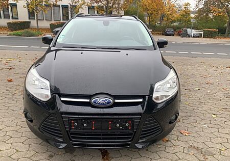 Ford Focus Turnier Sync Edition