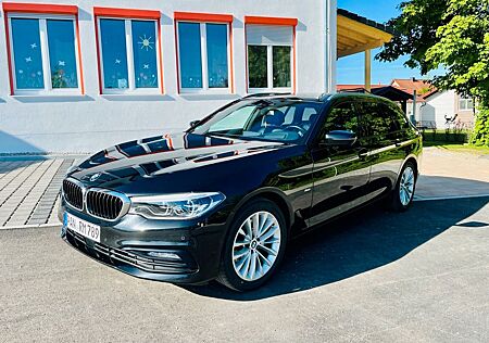 BMW 520d xDrive Touring A - SportLine, Voll