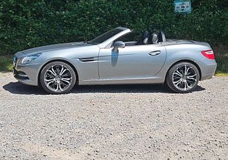 Mercedes-Benz SLK 200 -