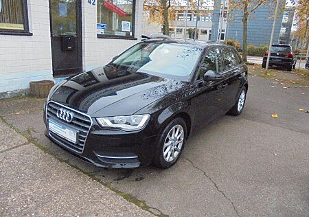 Audi A3 Sportback attraction"KLIMA-127TKM-PDC"