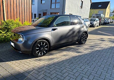 Honda e 113kW Advance mit Sommer& Winterreifen