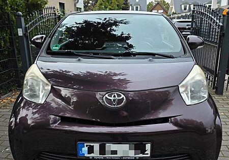 Toyota iQ + 1,0 Automatik PDC Navi Tüv 07.27 Multidrive