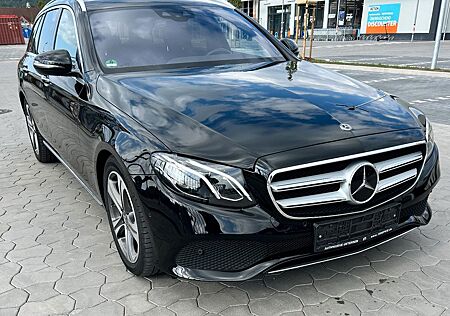 Mercedes-Benz E 220 E -Klasse T-Modell d