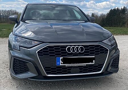 Audi A3 35 TFSI S line Limousine S line