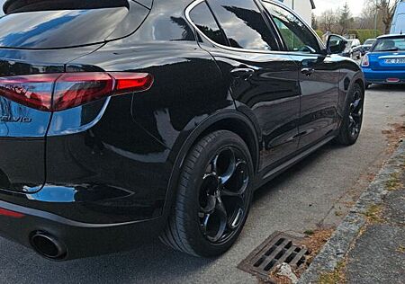 Alfa Romeo Stelvio 2.0 Turbo 280PS Q4 First Edition Autom.