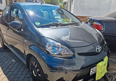 Toyota Aygo (X) Aygo (X) 1,0-l-Automatik Klima Bj.2012 nur 80 Tk