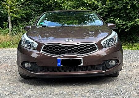 Kia Cee'd / Ceed 1.4 CVVT Attract
