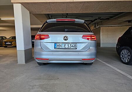VW Passat Variant Volkswagen 2.0 TDI DSG R-Line Innenausstatt