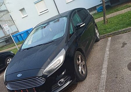 Ford S-Max 2,0 TDCi 110kW Titanium Titanium