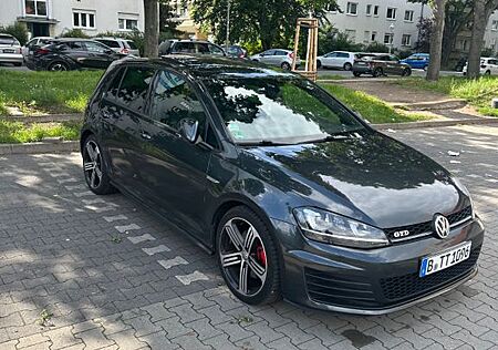 VW Golf Volkswagen 2.0 TDI DSG BMT GTD GTD