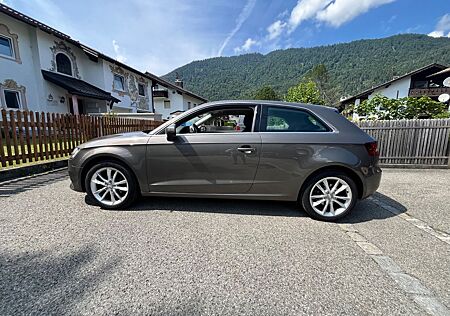 Audi A3 1.4 TFSI S tronic Ambition Ambition