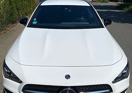 Mercedes-Benz CLA 180 -